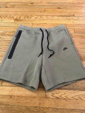 Nike Men’s Light Cream Athletic Shorts with Black Drawstrings